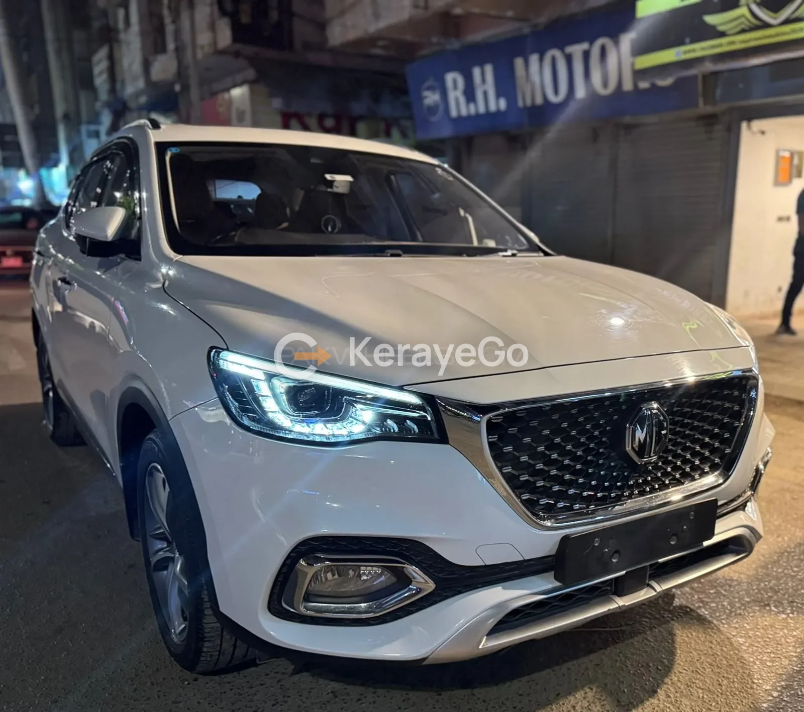 2024 MG HS Essence for rent in Faisalabad, photo 2