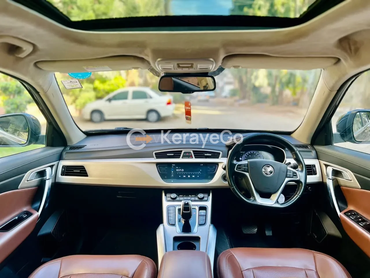 2024 Proton X70 Executive AWD for rent in Karachi, photo 3